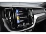 Volvo XC60 2.0 Recharge T8 AWD R-Design | Panorama | Elek. Trekhaak | Stoelverwarming voor + achter | Stuurverwarming |