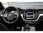 Volvo XC60 2.0 Recharge T8 AWD R-Design | Panorama | Elek. Trekhaak | Stoelverwarming voor + achter | Stuurverwarming |