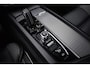 Volvo XC60 2.0 Recharge T8 AWD R-Design | Panorama | Elek. Trekhaak | Stoelverwarming voor + achter | Stuurverwarming |