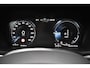 Volvo XC60 2.0 Recharge T8 AWD R-Design | Panorama | Elek. Trekhaak | Stoelverwarming voor + achter | Stuurverwarming |