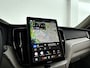 Volvo XC60 T8 Plug-in hybrid AWD Ultra Dark | Panoramadak | 360° camera | Luchtvering | Harman Kardon | Head-up Display | Stoelventilatie | Trekhaak