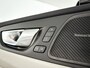 Volvo XC60 T8 Plug-in hybrid AWD Ultra Dark | Panoramadak | 360° camera | Luchtvering | Harman Kardon | Head-up Display | Stoelventilatie | Trekhaak