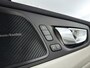 Volvo XC60 T8 Plug-in hybrid AWD Ultra Dark | Panoramadak | 360° camera | Luchtvering | Harman Kardon | Head-up Display | Stoelventilatie | Trekhaak