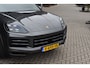 Porsche Cayenne 3.0 E-Hybrid 470pk Sport Chrono | Pano | Matrix | ACC | 21'' Wielen | Bose | Trekhaak | Orig. NL |
