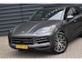 Porsche Cayenne 3.0 E-Hybrid 470pk Sport Chrono | Pano | Matrix | ACC | 21'' Wielen | Bose | Trekhaak | Orig. NL |