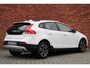 Volvo V40 Cross Country T3 Automaat Edition+ | Trekhaak | Verwarmbare Voorstoelen | Cruise Control | Navigatie | Bluetooth Telefonie & Multimedia | Lichtmetalen Velgen | Climate Control