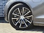 Volvo V60 2.0 T6 Plug-in hybrid AWD Plus Dark | PHEV | Trekhaak | Sportstoelen | Navigatie | Elektrisch Verstelbare Voorstoelen | Cruise Control Adaptief | Keyless Entry | Elektrische Achterklep
