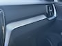Volvo V60 2.0 T6 Plug-in hybrid AWD Plus Dark | PHEV | Trekhaak | Sportstoelen | Navigatie | Elektrisch Verstelbare Voorstoelen | Cruise Control Adaptief | Keyless Entry | Elektrische Achterklep