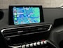 Peugeot 3008 1.2 PureTech Allure Sport Automaat (APPLE CARPLAY, PARELMOER, GROOT NAVI, 360 CAMERA, LEDER, SPORTSTOELEN, GETINT GLAS, LANE ASSIST, NIEUWSTAAT)