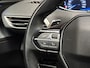 Peugeot 3008 1.2 PureTech Allure Sport Automaat (APPLE CARPLAY, PARELMOER, GROOT NAVI, 360 CAMERA, LEDER, SPORTSTOELEN, GETINT GLAS, LANE ASSIST, NIEUWSTAAT)