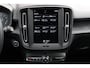 Volvo XC40 T3 Automaat Momentum | Trekhaak | Navigatie | Cruise Control | Parkeercamera | Bluetooth Telefonie & Multimedia | Climate Control | LED Koplampen | 17 inch Lichtmetalen Velgen