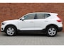 Volvo XC40 T3 Automaat Momentum | Trekhaak | Navigatie | Cruise Control | Parkeercamera | Bluetooth Telefonie & Multimedia | Climate Control | LED Koplampen | 17 inch Lichtmetalen Velgen