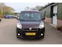 Fiat Doblò 1.4 Emotion, 2e eigenaar, Clima, Cruise control, Parkeersensoren, Isofix, Opklapbare achterbank, Blue tooth, Prijs incl. Apk, beurt en 3 mnd garantie