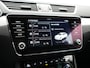 Skoda Superb Combi 1.4 TSI iV Business Edition PHEV 218pk Dealer O.H. | Trekhaak Af Fabriek | Adaptive Cruise | Sportstoelen Verwarmd | Apple Carplay | Crystal LED | Navigatie | Virtual | DAB |