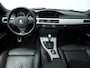 BMW 3-Serie 330i | Individual Edition | M-Sportpakket | Performance remsysteem | Schuifdak | 19" Individual velgen
