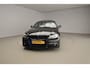 BMW 3-Serie 330i | Individual Edition | M-Sportpakket | Performance remsysteem | Schuifdak | 19" Individual velgen