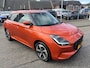 Suzuki Swift 1.2 Style Smart Hybrid AUTOMAAT // Slechts 6800 km // All-season banden // Frisse kleur // Rijklaarprijs!
