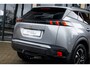 Peugeot 2008 1.2 PureTech | Allure | 2e Paasdag OPEN OP AFSPRAAK! | 17" LM Velgen | Achteruitrijcamera | Trekhaak | Apple CarPlay | LED | Climate Control | Parkeersensoren |
