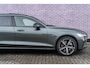 Volvo V60 2.0 T6 Plug-in hybrid AWD Ultra Dark | Google | Long Range | Schuif-/Kanteldak | Adaptieve Cruise Control | DAB | Head-Up Display | Camera | Stoelverwarming Voor + Achter | Harman Kardon Audio | Getint Glas | Zitverlenging | Elek. Stoelen | Memory | 19" LM