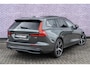 Volvo V60 2.0 T6 Plug-in hybrid AWD Ultra Dark | Google | Long Range | Schuif-/Kanteldak | Adaptieve Cruise Control | DAB | Head-Up Display | Camera | Stoelverwarming Voor + Achter | Harman Kardon Audio | Getint Glas | Zitverlenging | Elek. Stoelen | Memory | 19" LM