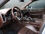 Porsche Cayenne 3.0 E-Hybrid | SPORT-CHRONO | LUCHTVERING | LEDER | PANO-DAK | BOSE | TREKHAAK | ENTERTAINMENT | HEAD-UP | CAMERA | ACHTERAS BEST | CARBON