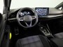 Volkswagen Golf 1.5 eHybrid GTE 272 pk Automaat (DSG) | Verlengde garantie | Navigatie | Panoramadak | Trekhaak (wegklapbaar) | Parkeersensoren (Park assist) | Achteruitrijcamera | Stoelverwarming |