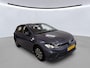 Volkswagen Polo 1.0 TSI Life Executive Navigatie / PDC / Extra getint glas / Airco / App-connect / Apple carplay
