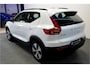 Volvo XC40 1.5 T5 Plug-in Hybrid 193kW/262pk DCT7 Plus Dark Facelift!! HARMAN/KARDON + SPORTSTOELEN + CRUISE + CAMERA + NAVI SENSUS + LANE ASSIST + EL.STOELEN + STOEL-&STUURVERWARMING + KEYLESS ENTRY&GO + PARKSENSOREN V&A + 18” LM-VELGEN!!