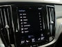 Volvo V60 2.0 B4 Core - VOL LEDER - Elektrisch uitklapbare trekhaak - Stoelverwarming - Camera