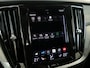 Volvo V60 2.0 B4 Core - VOL LEDER - Elektrisch uitklapbare trekhaak - Stoelverwarming - Camera