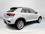Volkswagen T-Roc 1.5 TSI Sport GEEN AFLEVERKOSTEN | Automaat | Navigatiesysteem | Climate Control | Adaptieve Cruise Control | Achteruitrijcamera | Parkeersensoren voor- en achter | DAB radio | 12 maanden BOVAG garantie