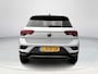 Volkswagen T-Roc 1.5 TSI Sport GEEN AFLEVERKOSTEN | Automaat | Navigatiesysteem | Climate Control | Adaptieve Cruise Control | Achteruitrijcamera | Parkeersensoren voor- en achter | DAB radio | 12 maanden BOVAG garantie