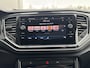 Volkswagen T-Roc 1.5 TSI Sport GEEN AFLEVERKOSTEN | Automaat | Navigatiesysteem | Climate Control | Adaptieve Cruise Control | Achteruitrijcamera | Parkeersensoren voor- en achter | DAB radio | 12 maanden BOVAG garantie