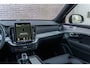 Volvo XC90 2.0 T8 Plug-in hybrid AWD Ultra Black Ed. Exec. Adaptieve Cruise Control | Elektr. schuif-\-kanteldak | 360 Camera | Luchtvering | Bowers & Wilkins Premium Audio | Extra getint glas | Gelamineerde ramen | Geventileerde voorstoelen | Stoelverwarming | Stoelmassage | Verwarmd stuurwiel | Google Services | Head-up display | Alcantara hemelbekleding | 22" Lichtmetalen velgen |