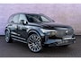 Volvo XC90 2.0 T8 Plug-in hybrid AWD Ultra Black Ed. Exec. Adaptieve Cruise Control | Elektr. schuif-\-kanteldak | 360 Camera | Luchtvering | Bowers & Wilkins Premium Audio | Extra getint glas | Gelamineerde ramen | Geventileerde voorstoelen | Stoelverwarming | Stoelmassage | Verwarmd stuurwiel | Google Services | Head-up display | Alcantara hemelbekleding | 22" Lichtmetalen velgen |