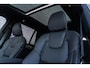 Volvo XC90 2.0 T8 Plug-in hybrid AWD Ultra Black Ed. Exec. Adaptieve Cruise Control | Elektr. schuif-\-kanteldak | 360 Camera | Luchtvering | Bowers & Wilkins Premium Audio | Extra getint glas | Gelamineerde ramen | Geventileerde voorstoelen | Stoelverwarming | Stoelmassage | Verwarmd stuurwiel | Google Services | Head-up display | Alcantara hemelbekleding | 22" Lichtmetalen velgen |