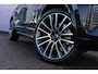 Volvo XC90 2.0 T8 Plug-in hybrid AWD Ultra Black Ed. Exec. Adaptieve Cruise Control | Elektr. schuif-\-kanteldak | 360 Camera | Luchtvering | Bowers & Wilkins Premium Audio | Extra getint glas | Gelamineerde ramen | Geventileerde voorstoelen | Stoelverwarming | Stoelmassage | Verwarmd stuurwiel | Google Services | Head-up display | Alcantara hemelbekleding | 22" Lichtmetalen velgen |