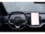 Volvo EX30 P5 Long Range Plus Black Edition Europa 69 kWh Google Services | Adaptieve Cruise Control | BLIS | Harman Kardon Audio | Parkeersensoren voor + achter | Parkeercamera | Elektr. verstelbare voorstoelen | Stoelverwarming | Verwarmd stuurwiel | Warmtepomp | 20" Lichtmetalen velgen |