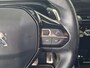 Peugeot 2008 1.2 PureTech GT Pack Automaat, Keyless Entry/Start, Dodehoek detectie, Navigatie, Luxe bekleding, Applecarpl./Andr. Auto, Schuif/Kanteldak