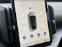 Volvo EX30 P5 Long Range Plus Black Edition Europa 69 kWh | 20" Y-spaaks Glossy Black | Adaptieve Cruise Control | Parkeersensoren voor + achter | Stoel & stuurwiel verwarmd | Elektr. verstelbare voorstoelen | Harman Kardon Audio |