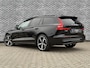 Volvo V60 T6 Plug-in hybrid AWD Ultra Dark | Sportstoelen | Schuif-/Kanteldak | Full-LED | Adaptieve Cruise Control | Head-Up Display | Stoelverwarming Voor en Achter | 19" | Getint Glas | Harman Kardon Audio | BLIS |