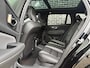 Volvo V60 T6 Plug-in hybrid AWD Ultra Dark | Sportstoelen | Schuif-/Kanteldak | Full-LED | Adaptieve Cruise Control | Head-Up Display | Stoelverwarming Voor en Achter | 19" | Getint Glas | Harman Kardon Audio | BLIS |