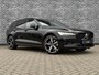 Volvo V60 T6 Plug-in hybrid AWD Ultra Dark | Sportstoelen | Schuif-/Kanteldak | Full-LED | Adaptieve Cruise Control | Head-Up Display | Stoelverwarming Voor en Achter | 19" | Getint Glas | Harman Kardon Audio | BLIS |