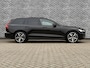 Volvo V60 T6 Plug-in hybrid AWD Ultra Dark | Sportstoelen | Schuif-/Kanteldak | Full-LED | Adaptieve Cruise Control | Head-Up Display | Stoelverwarming Voor en Achter | 19" | Getint Glas | Harman Kardon Audio | BLIS |