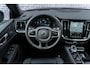 Volvo V60 T6 Plug-in hybrid AWD Ultra Dark | Sportstoelen | Schuif-/Kanteldak | Full-LED | Adaptieve Cruise Control | Head-Up Display | Stoelverwarming Voor en Achter | 19" | Getint Glas | Harman Kardon Audio | BLIS |