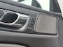 Volvo V60 T6 Plug-in hybrid AWD Ultra Dark | Sportstoelen | Schuif-/Kanteldak | Full-LED | Adaptieve Cruise Control | Head-Up Display | Stoelverwarming Voor en Achter | 19" | Getint Glas | Harman Kardon Audio | BLIS |
