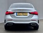 Mercedes-Benz A-klasse 250 e AMG Line Design Plug-in Automaat / Dealer onderhouden / 1e eigenaar / 1.600 kg trekgewicht / Navigatie / Camera / 19" AMG + All Season banden / Matrix Led Beam / Stoelverwarming /