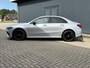 Mercedes-Benz A-klasse 250 e AMG Line Design Plug-in Automaat / Dealer onderhouden / 1e eigenaar / 1.600 kg trekgewicht / Navigatie / Camera / 19" AMG + All Season banden / Matrix Led Beam / Stoelverwarming /