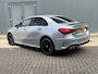 Mercedes-Benz A-klasse 250 e AMG Line Design Plug-in Automaat / Dealer onderhouden / 1e eigenaar / 1.600 kg trekgewicht / Navigatie / Camera / 19" AMG + All Season banden / Matrix Led Beam / Stoelverwarming /