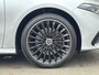 Mercedes-Benz A-klasse 250 e AMG Line Design Plug-in Automaat / Dealer onderhouden / 1e eigenaar / 1.600 kg trekgewicht / Navigatie / Camera / 19" AMG + All Season banden / Matrix Led Beam / Stoelverwarming /